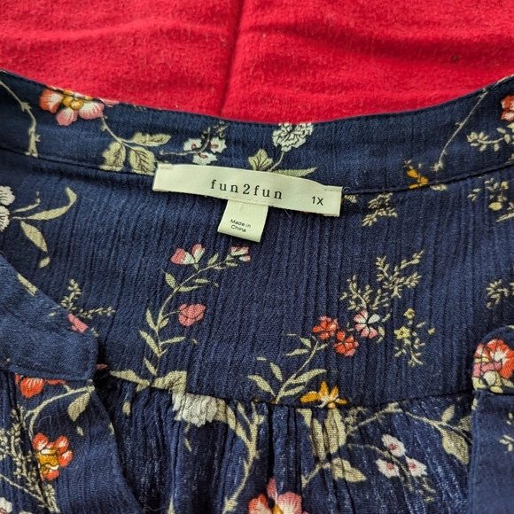 Fun2fun quarter length floral blouse - Picture 3 of 4